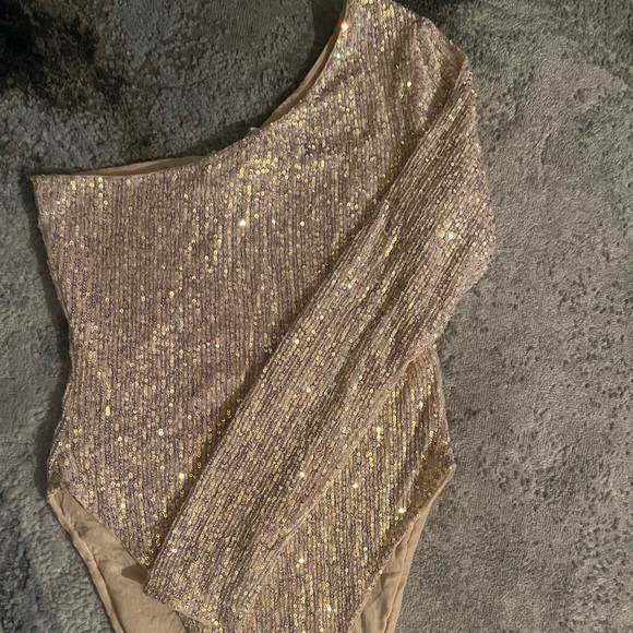 Party Attire - Picture 2 of 5